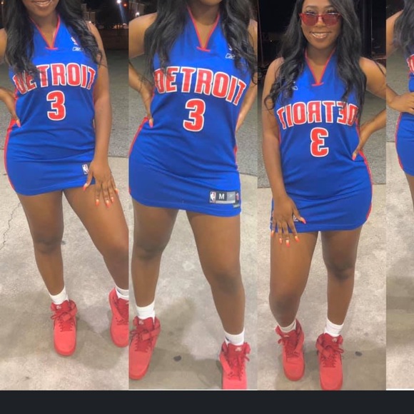 Clothes - Picture 2 of 6